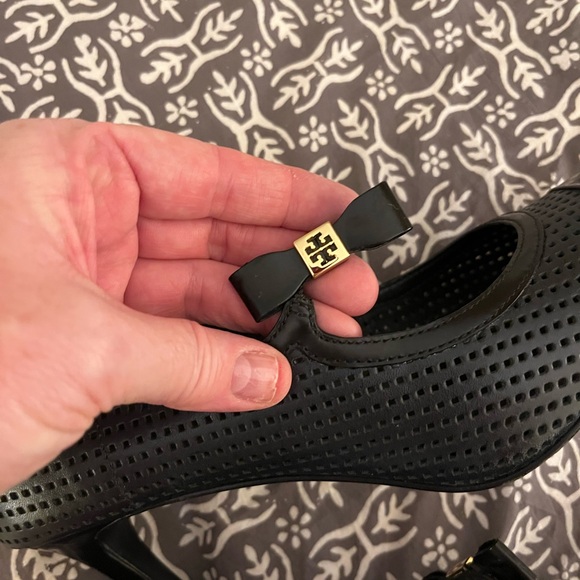 Tory Burch Black Perforated Pointed-Toe Bow Mary Jane Heels - Picture 6 of 11